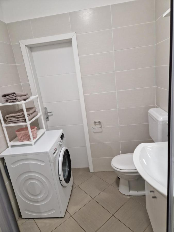 Apartments Lucija سينج الغرفة الصورة